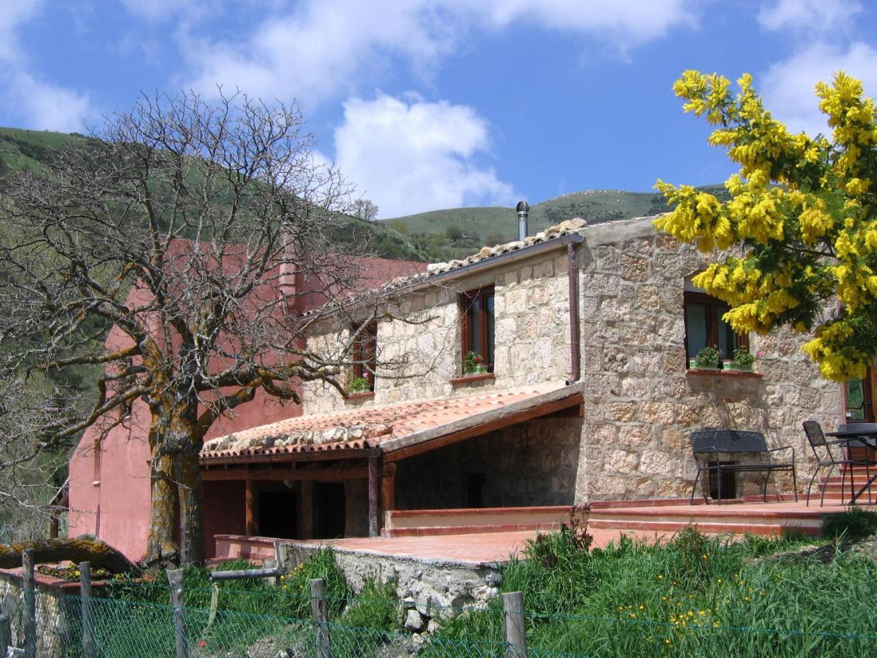 Agriturismo Gelso Castellana Sicula Buitenkant foto