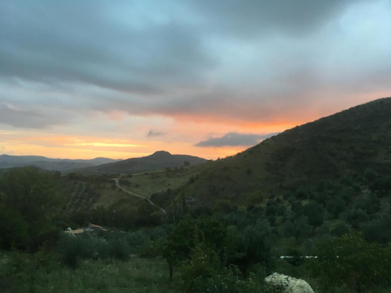 Agriturismo Gelso Castellana Sicula Buitenkant foto