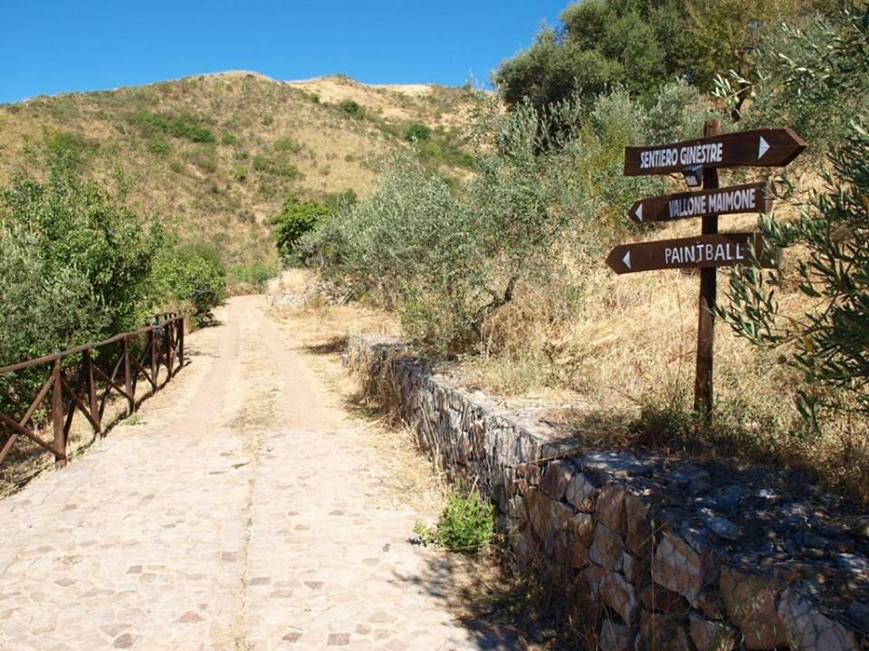 Agriturismo Gelso Castellana Sicula Buitenkant foto